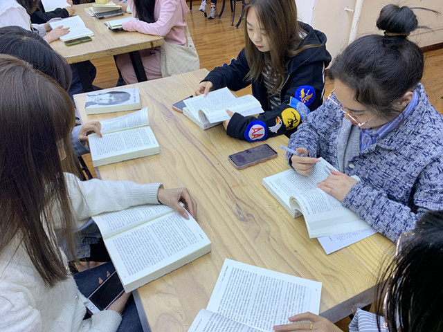 【品读大咖】读大咖 明方向 启智慧人生——财务(专升本)2206班大咖阅读分享活动