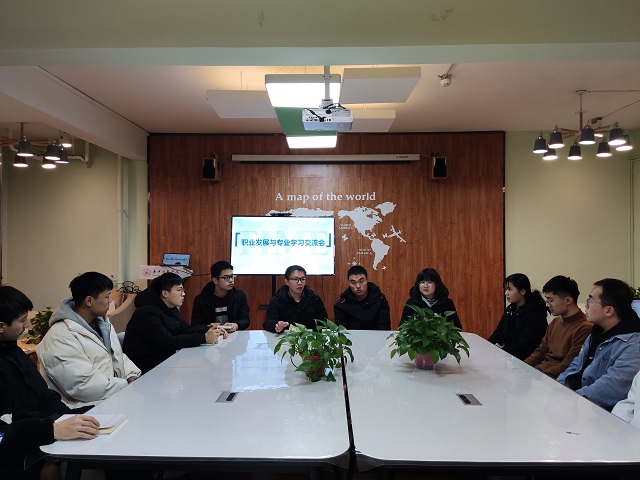 异科导师在行动：成长不期而遇 陪伴中找寻内心的归途