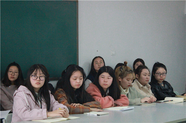 院长座谈会:拓展思维 完满与学习兼顾 ——院长座谈会系列(九)