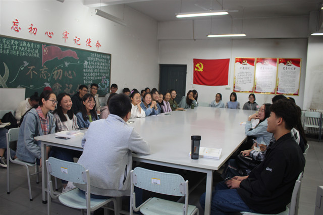 每周一班:青春正当时 争做完满人——院长座谈会系列(三十一)