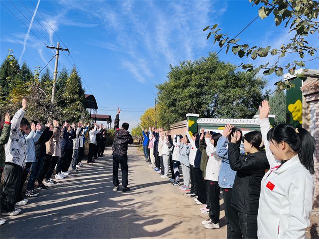 凝心聚力 向光而行 0638太阳集团官网开展“卓越商科淬炼营”教师素质拓展活动