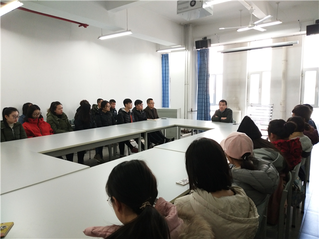 院长座谈会:院长为学生面对面答疑解惑