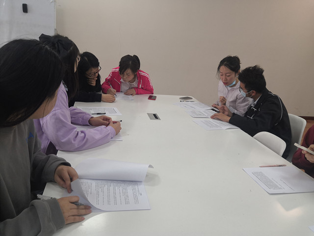 公管1701班开展毕业论文线下指导活动