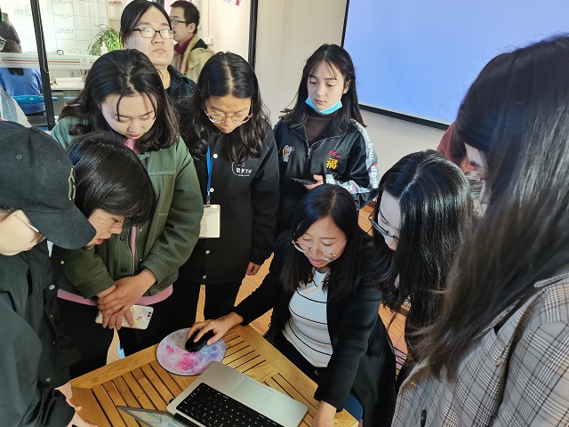 【学业导师】史芳芳老师开展毕业论文选题指导工作