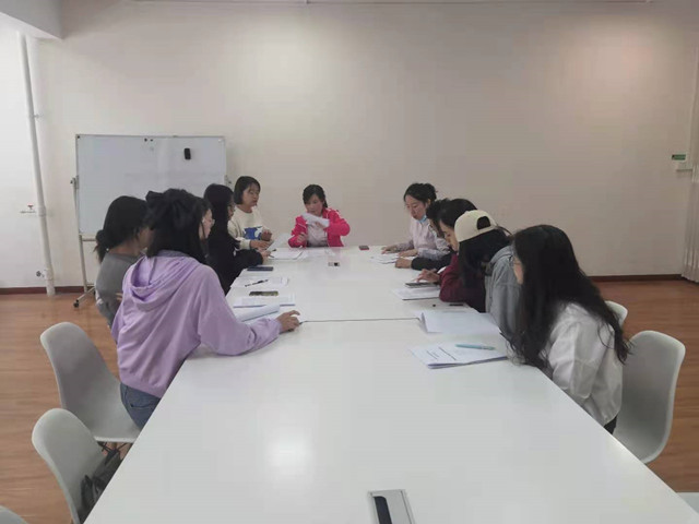 公管1701班开展毕业论文线下指导活动