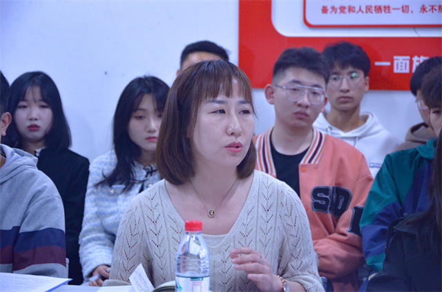 0638太阳集团官网召开2022-2023学年第二学期中期座谈会