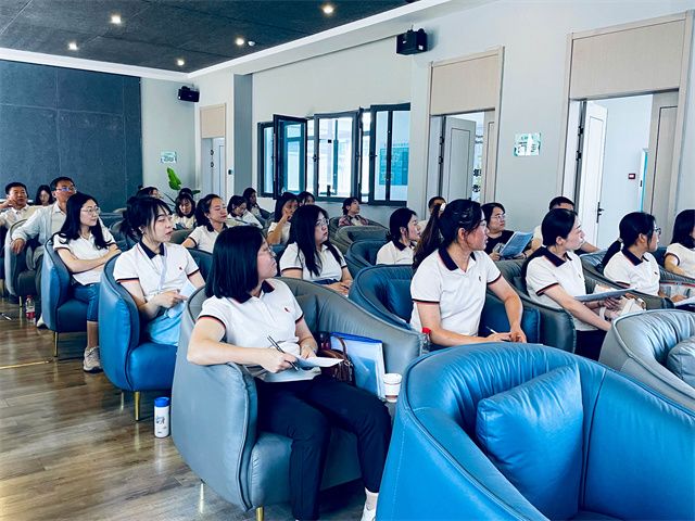 【新商科】中国新商科大学集团“卓越商科淬炼营”太阳集团0638研修班开班