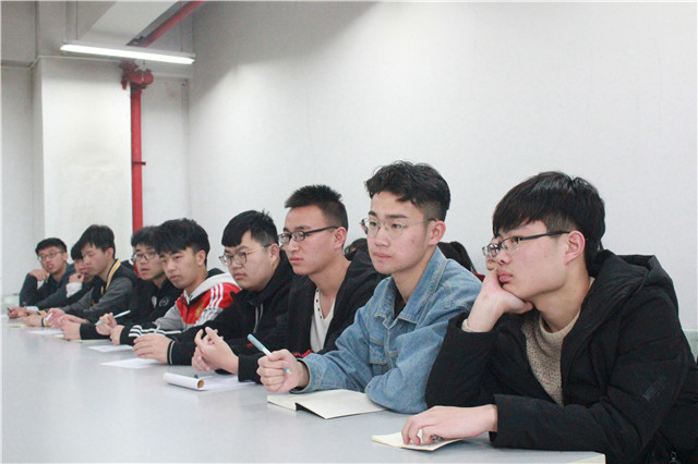 院长座谈会:拓展思维 完满与学习兼顾 ——院长座谈会系列(九)
