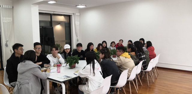 垒实基础 着眼未来——记营销1802学业导师见面会