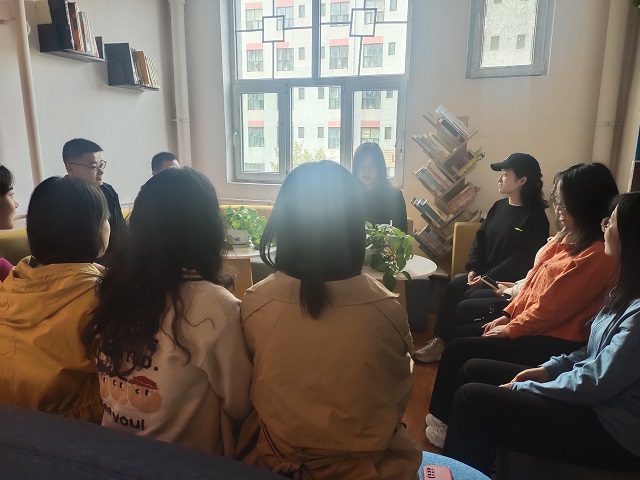 【学业导师】连嘉琪老师督促学生毕业论文进展