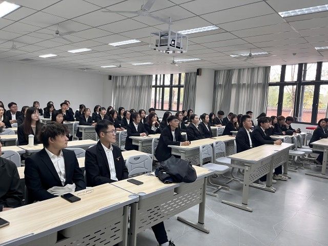 酒店商务产业学院实训班(第一期)开班仪式顺利举行