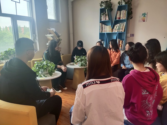 【学业导师】连嘉琪老师督促学生毕业论文进展