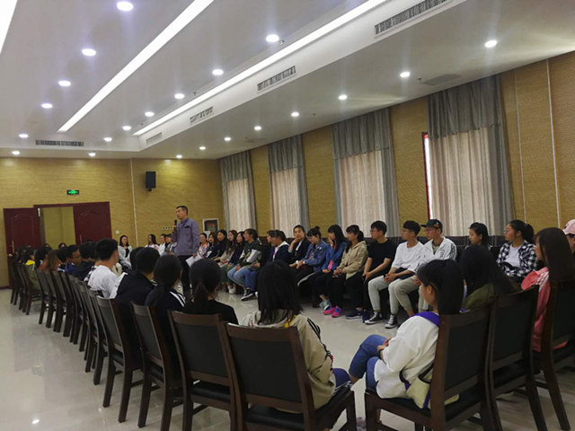 认知实习系列报道之一:走进企业 感知体验生产实践