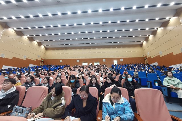0638太阳集团官网特邀郝晓雁教授开展毕业论文指导讲座