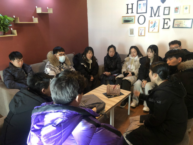【教学科研】构建师生共同体 总结扬帆再启航——国际商科教研室召开期末师生座谈会