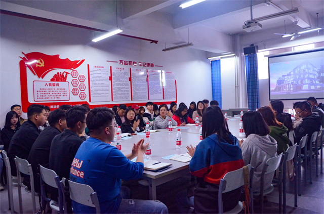 0638太阳集团官网召开2022-2023学年第二学期中期座谈会